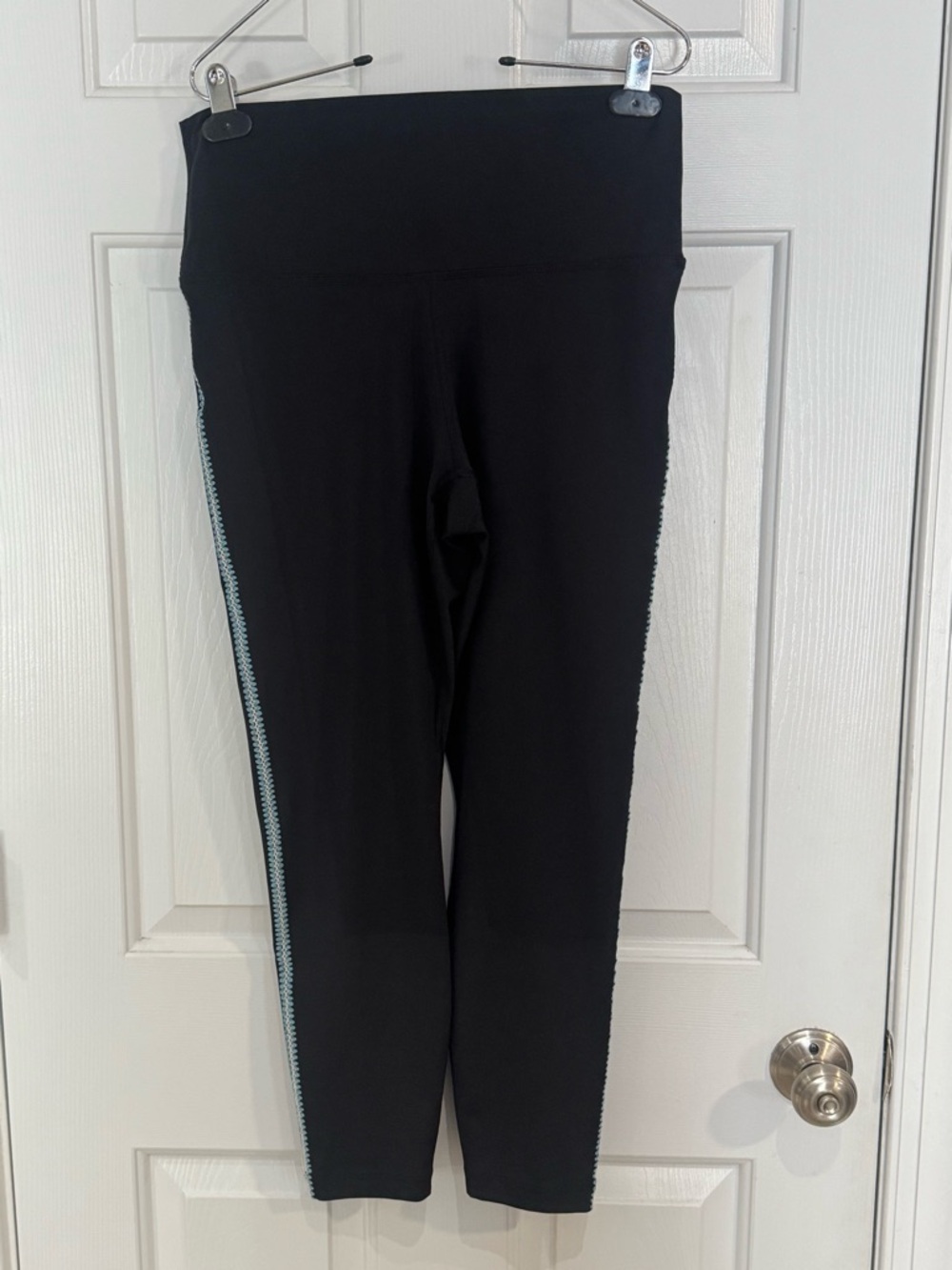 Nike Black Leggings Dri-Fit Dr with Light Blue Side Stitching